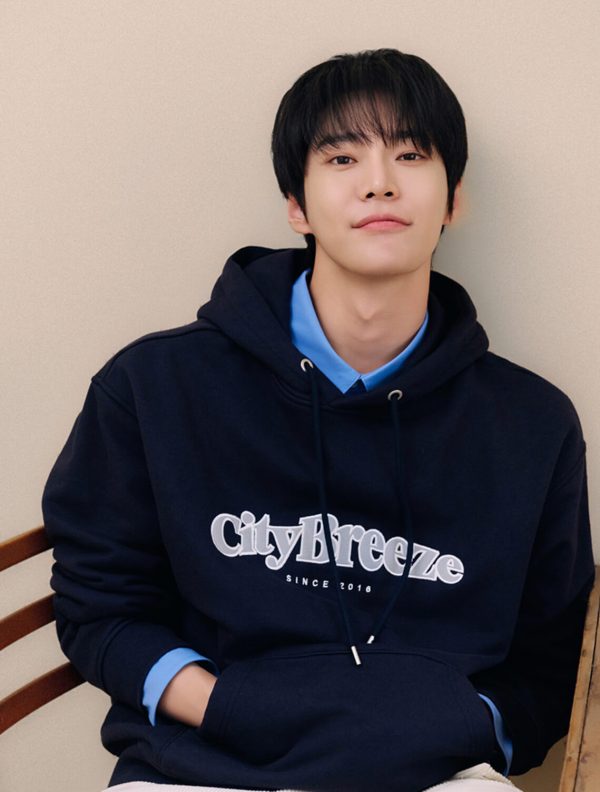 [Citybreeze x Doyoug] Essential City Applique Hoodie (3 Color)
