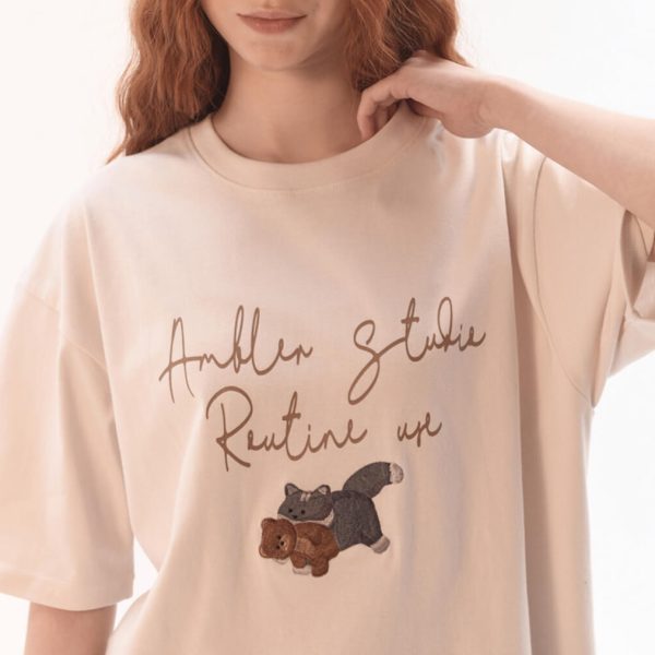 [Ambler] AS1204 Bitting Little Bear Embroidery T-Shirt (2 Color) *Seasonal Limited*